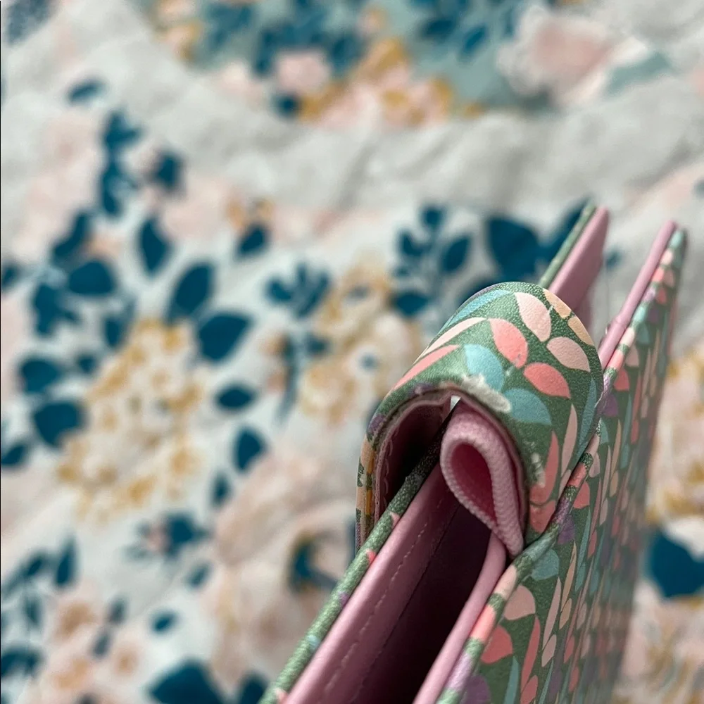 Willow Pink Pocket Organizer